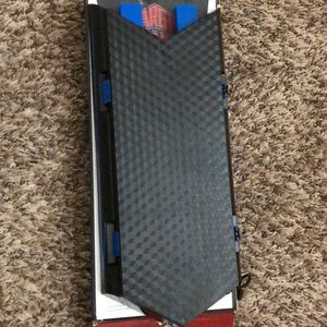 I’m selling a ps4 charging station and game holder